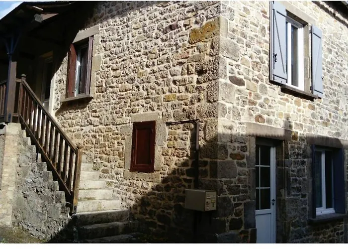 Maison De Village